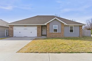 4562 W Tarkio Street, Springfield, MO 65802