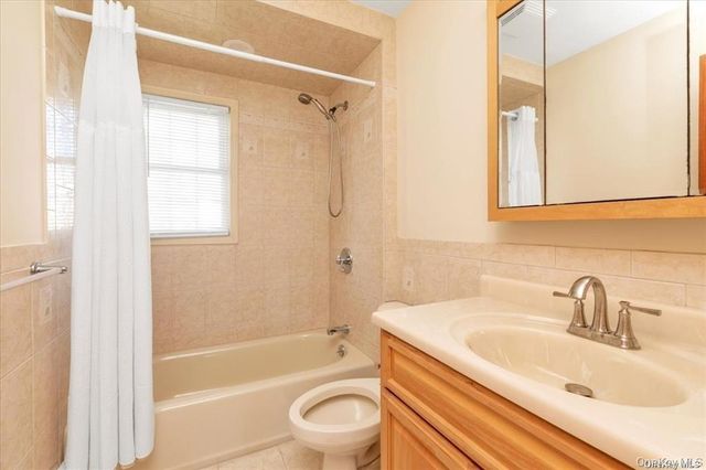 1002 Eglon Court, North Merrick, NY 11566