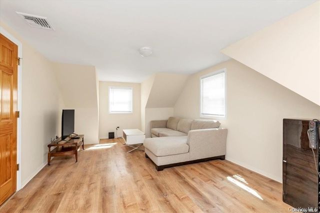 1002 Eglon Court, North Merrick, NY 11566