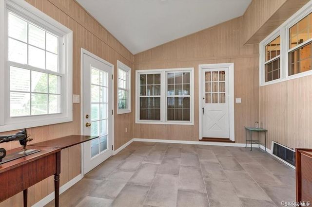 1002 Eglon Court, North Merrick, NY 11566