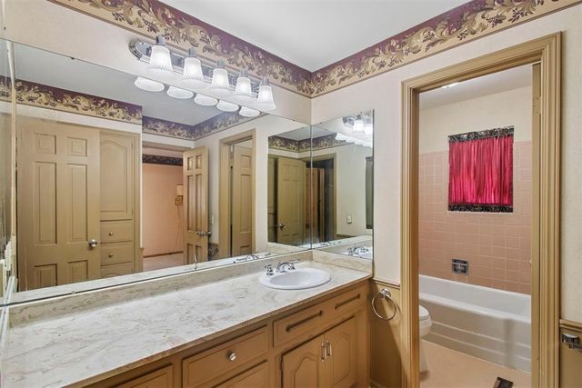 2216 Laneway Drive, Oklahoma City, OK 73159