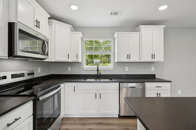 150 Alice Preston Loop, Gordonsville, TN 38563