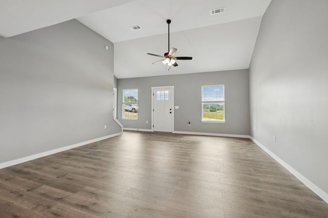 150 Alice Preston Loop, Gordonsville, TN 38563