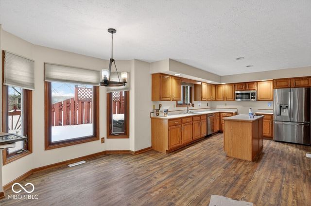 902 Saint Andrews Drive, Avon, IN 46123