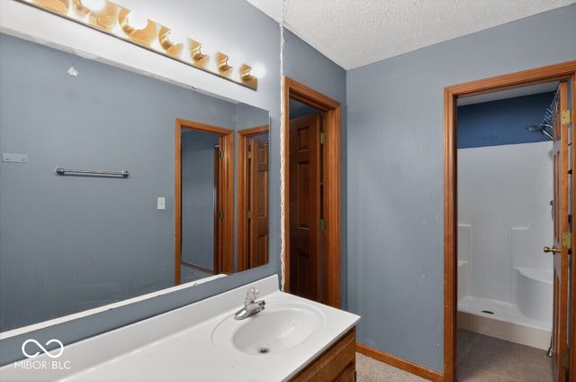 902 Saint Andrews Drive, Avon, IN 46123