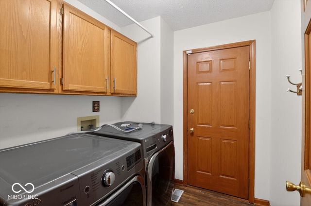 902 Saint Andrews Drive, Avon, IN 46123