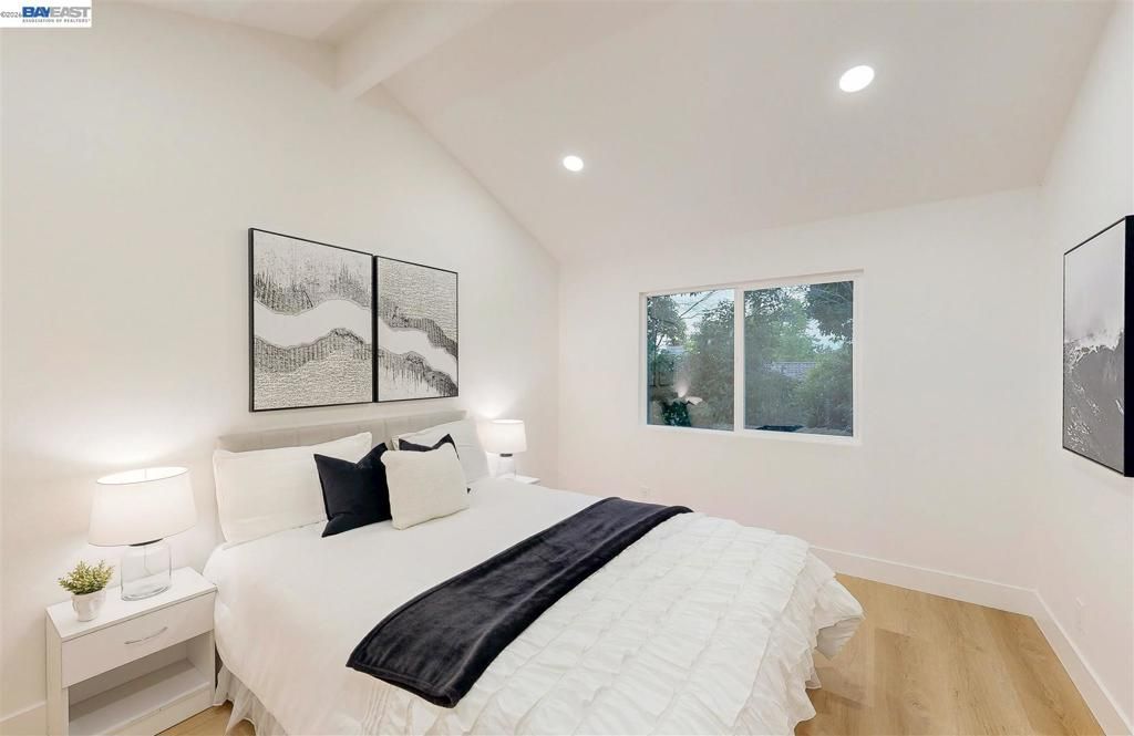 Image 27 of property listing at 33866 Juliet Cir, Fremont, CA 94555