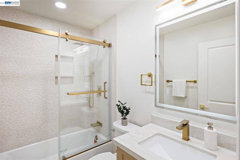 Image 30 of property listing at 33866 Juliet Cir, Fremont, CA 94555