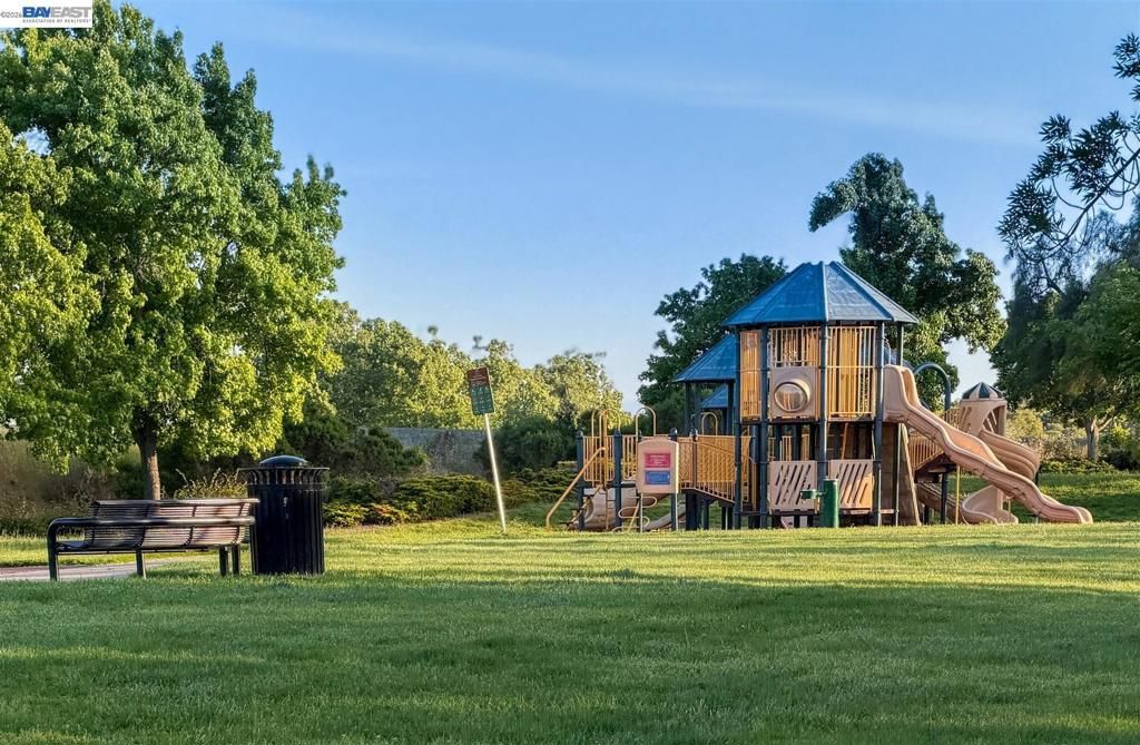 Image 44 of property listing at 33866 Juliet Cir, Fremont, CA 94555