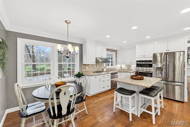 13622 Peacockfarm Road, St Louis, MO 63131
