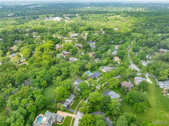 13622 Peacockfarm Road, St Louis, MO 63131