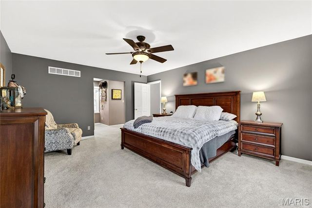 13622 Peacockfarm Road, St Louis, MO 63131