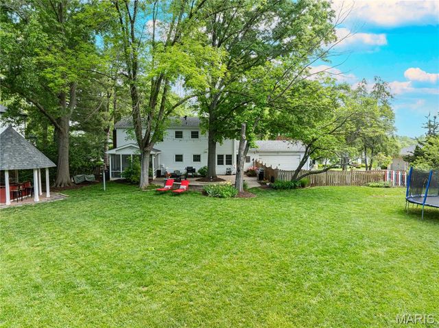 13622 Peacockfarm Road, St Louis, MO 63131