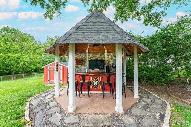 13622 Peacockfarm Road, St Louis, MO 63131
