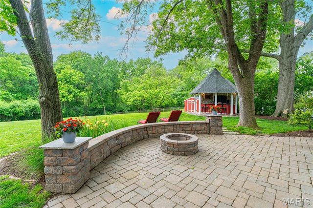 13622 Peacockfarm Road, St Louis, MO 63131