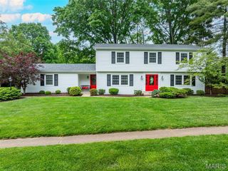 13622 Peacockfarm Road, St Louis, MO 63131