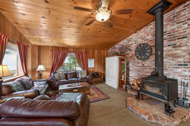 41962 Saddleback Road, Shaver Lake, CA 93664