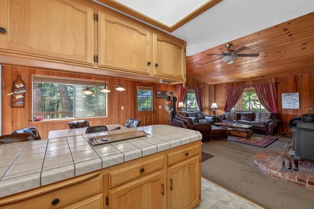 41962 Saddleback Road, Shaver Lake, CA 93664