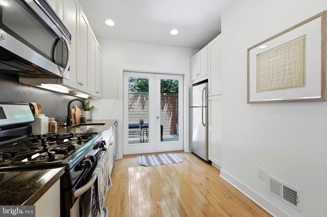 733 LATONA ST, Philadelphia, PA 19147