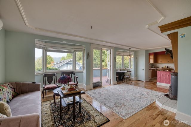 209 Ferry Street, South Bend, WA 98586