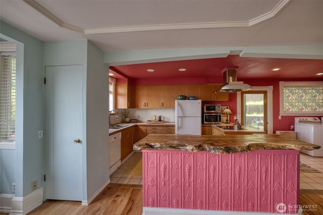 209 Ferry Street, South Bend, WA 98586