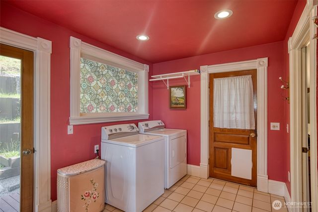 209 Ferry Street, South Bend, WA 98586