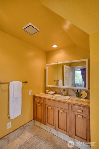 209 Ferry Street, South Bend, WA 98586