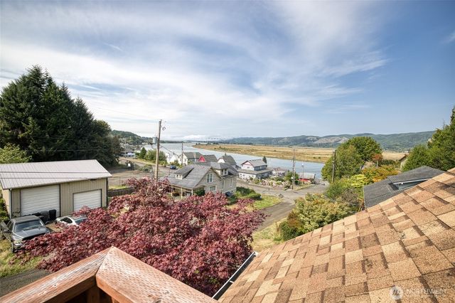 209 Ferry Street, South Bend, WA 98586