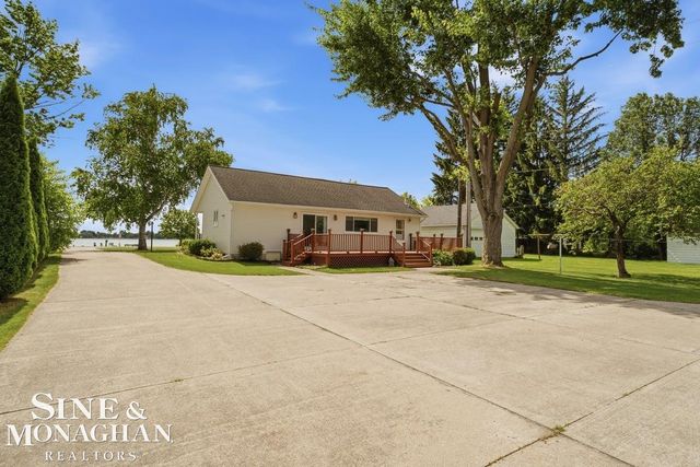 6036 River Road, East China Twp, MI 48054