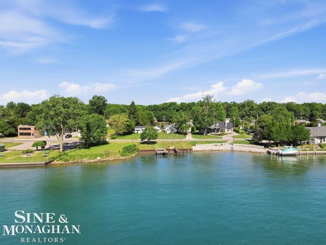 6036 River Road, East China Twp, MI 48054