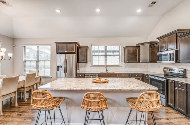 360 WHISPERING CREEK DR, Oakland, TN 38060