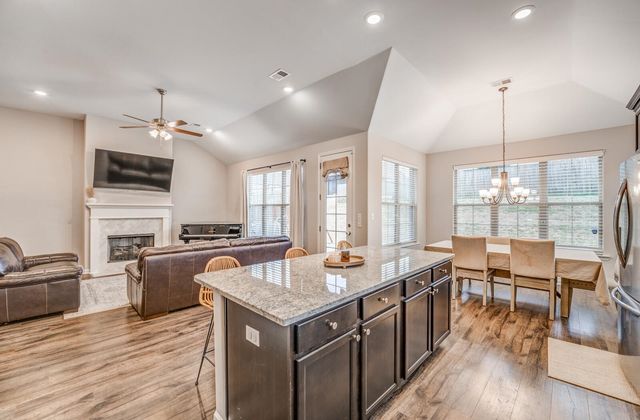 360 WHISPERING CREEK DR, Oakland, TN 38060