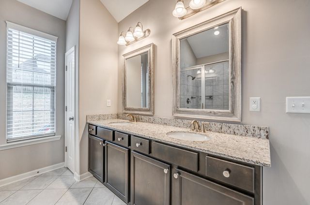 360 WHISPERING CREEK DR, Oakland, TN 38060