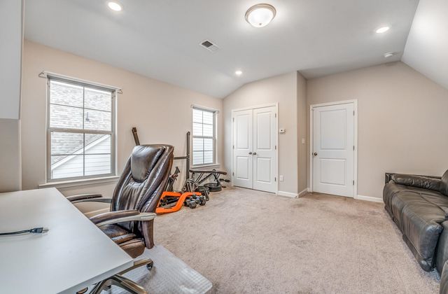 360 WHISPERING CREEK DR, Oakland, TN 38060