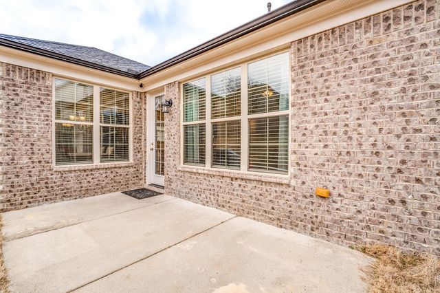 360 WHISPERING CREEK DR, Oakland, TN 38060