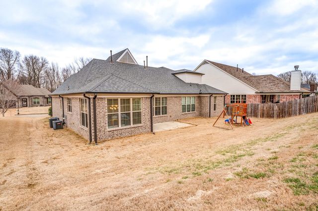 360 WHISPERING CREEK DR, Oakland, TN 38060