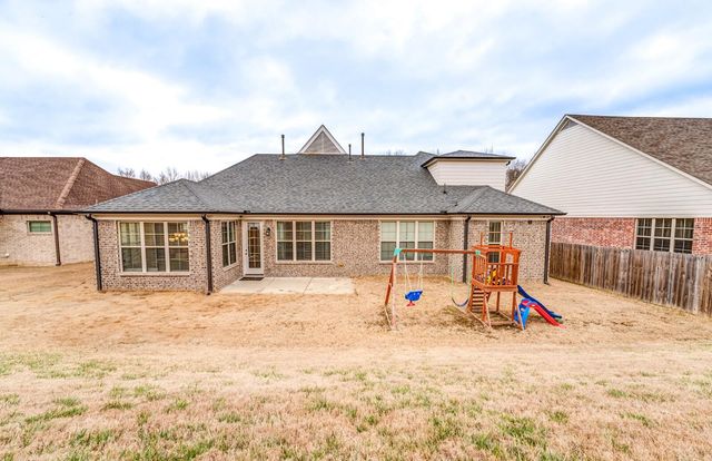 360 WHISPERING CREEK DR, Oakland, TN 38060