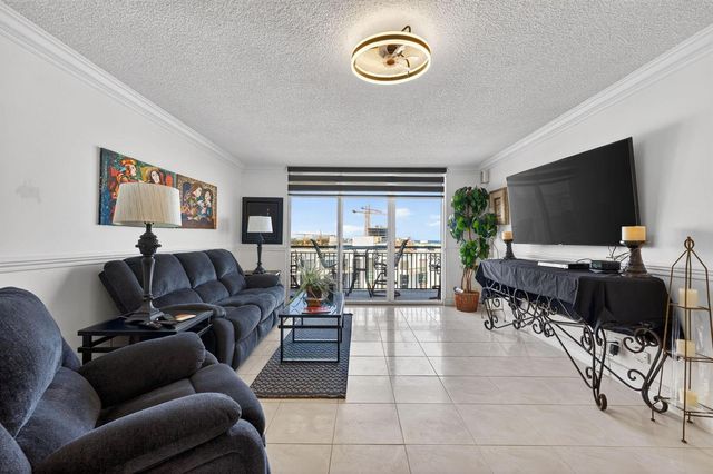 1149 Hillsboro Mile 1007, Hillsboro Beach, FL 33062