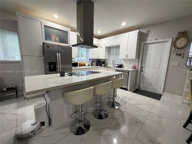 2241 N 62nd Ave, Hollywood, FL 33024