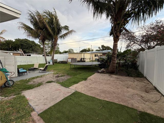 2241 N 62nd Ave, Hollywood, FL 33024