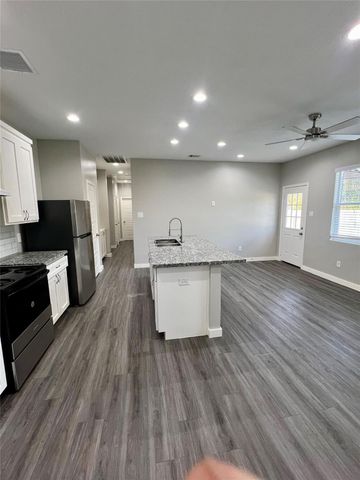 9811 Leath Street A, Houston, TX 77093