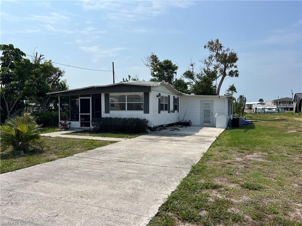 5099 Flamingo DR, ST. JAMES CITY, FL 33956 — photo 2