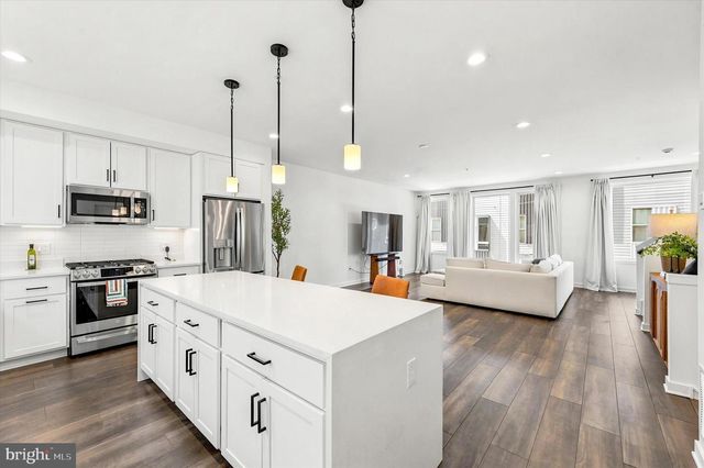 3005 BIRCHVIEW WALK, Philadelphia, PA 19125