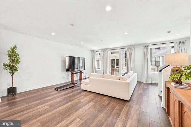 3005 BIRCHVIEW WALK, Philadelphia, PA 19125
