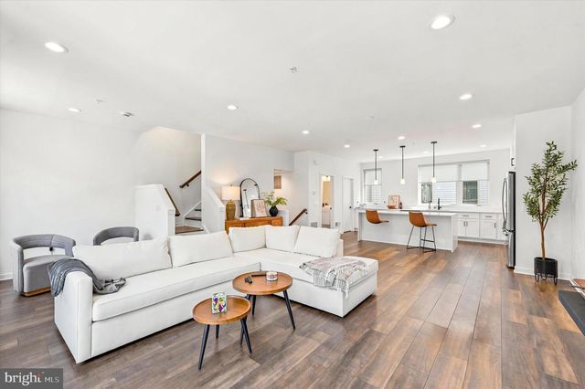 3005 BIRCHVIEW WALK, Philadelphia, PA 19125