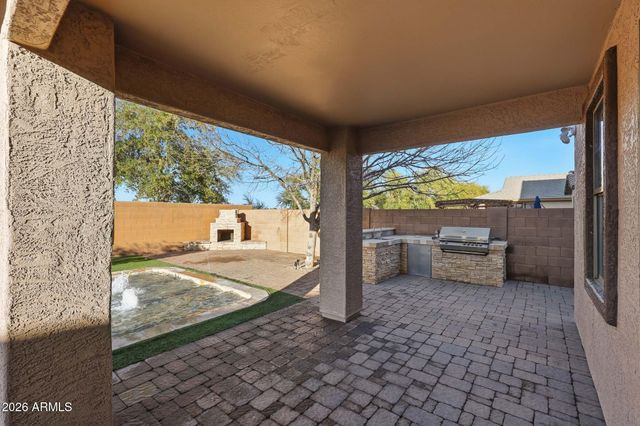 15764 W SHAW BUTTE Drive, Surprise, AZ 85379