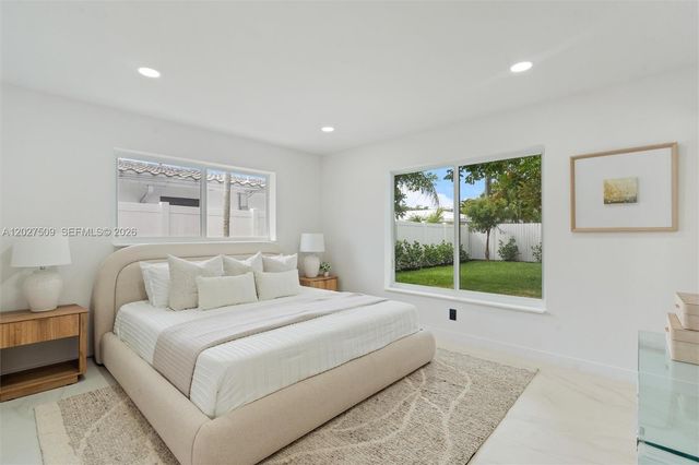2110 NE 54th St, Fort Lauderdale, FL 33308
