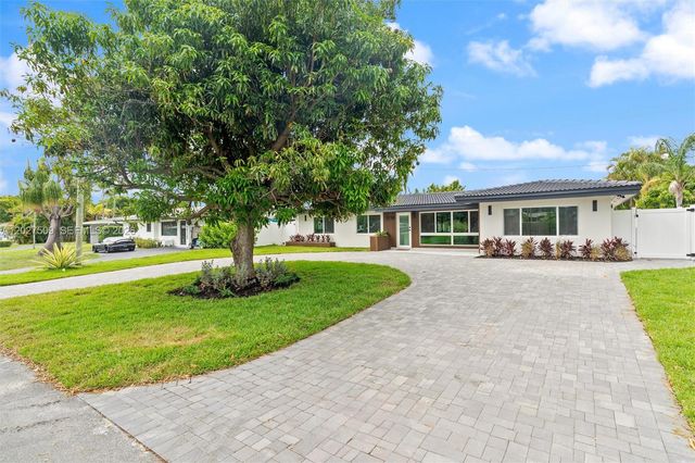 2110 NE 54th St, Fort Lauderdale, FL 33308