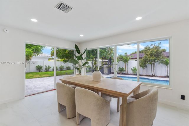 2110 NE 54th St, Fort Lauderdale, FL 33308