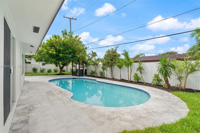 2110 NE 54th St, Fort Lauderdale, FL 33308